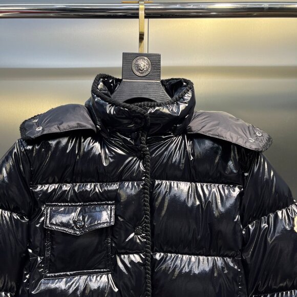 Moncler Black Shiny Puffer Jacket – Authentic, Excellent Condition - Picture 4 of 13
